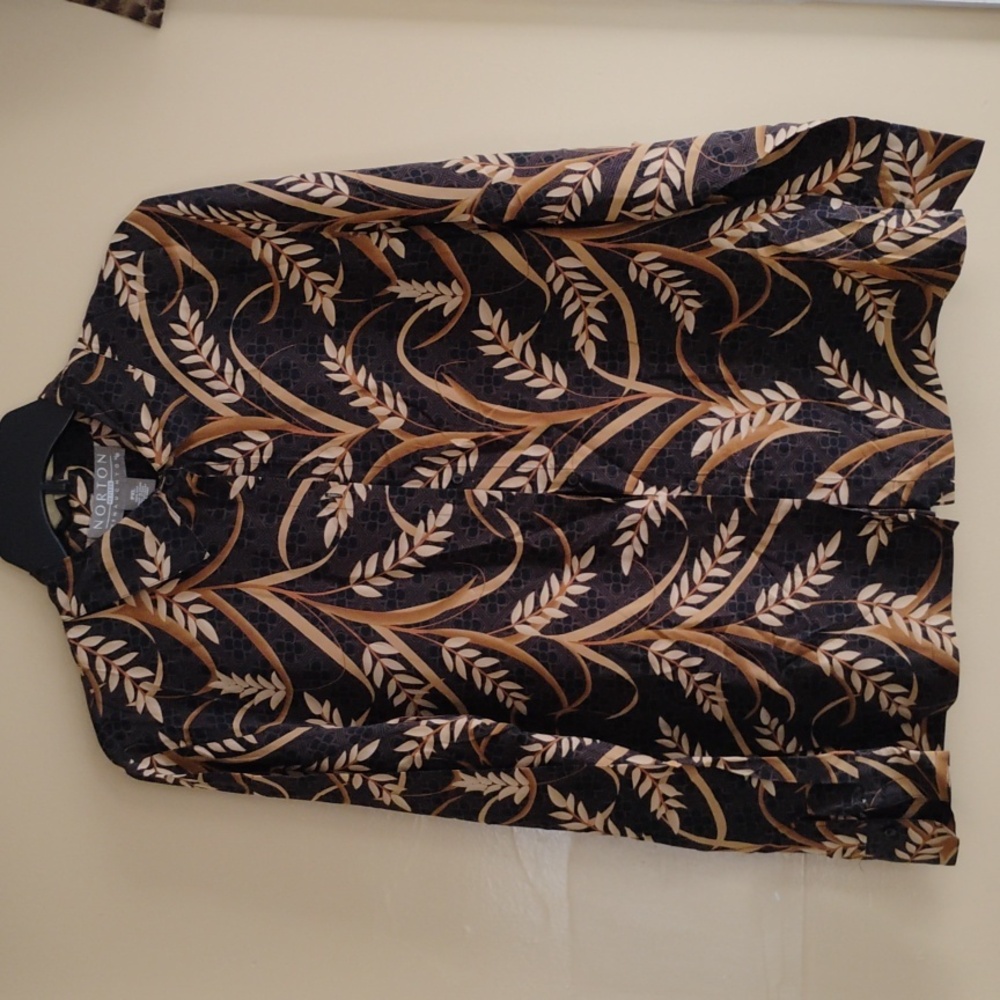 EUC WOMEN'S SILK BUTTON DOWN BLOUSE